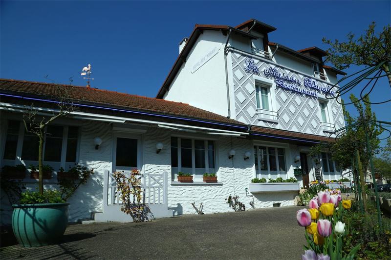 Hotel Restaurant Maison Blanche Rungis Exteriör bild